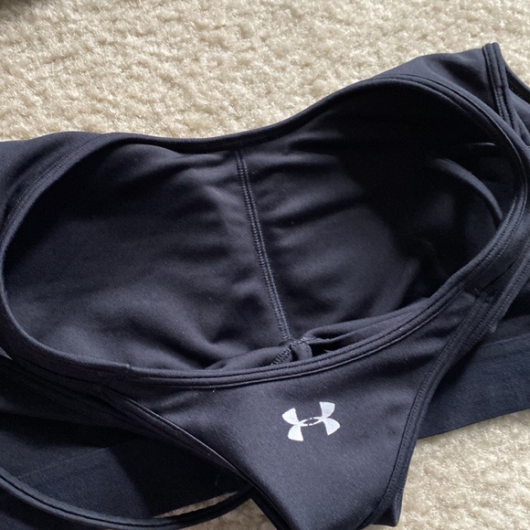 Under Armour black and white sports bra bundle - Picture 5 of 13